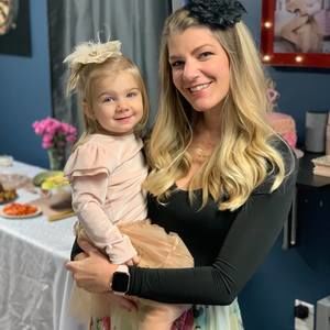 Meet your Posher, Laura